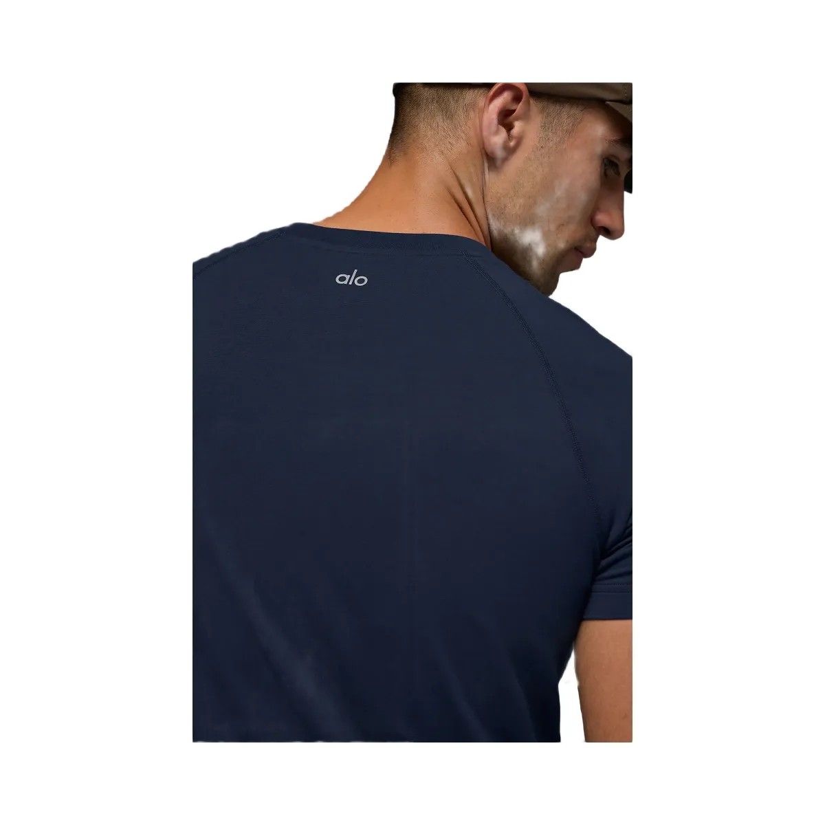 Alo Men's ALO Vapor Crewneck Short Sleeve - Navy - HypeFly India View 4