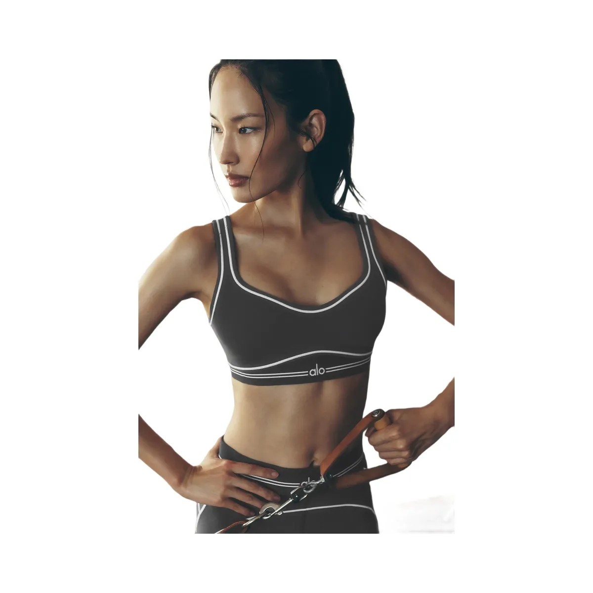 Alo Women's Airbrush Heart Throb Bra - Anthracite/White - HypeFly India View 5