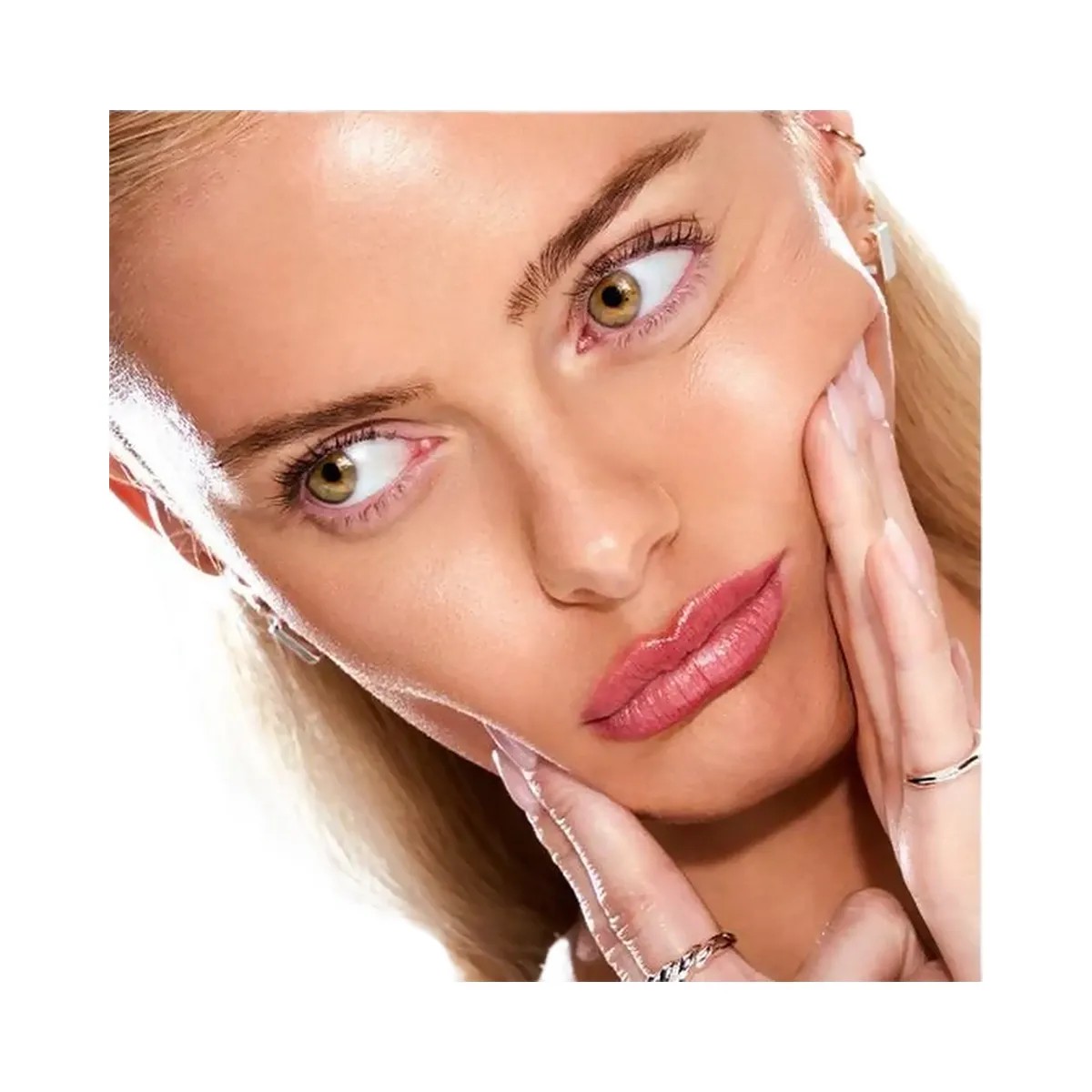 SACHEU Liquid Glow STAY-N All-Day Illuminator - HypeFly India View 3