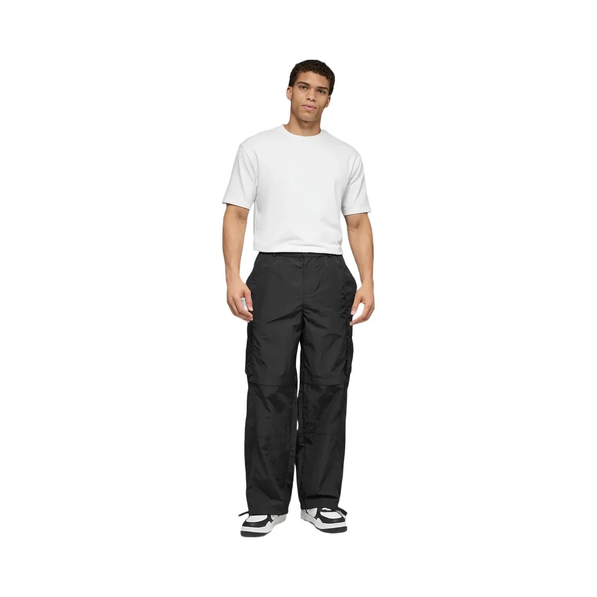 Alo Men's Axis Cargo Trouser - Black - HypeFly India View 1