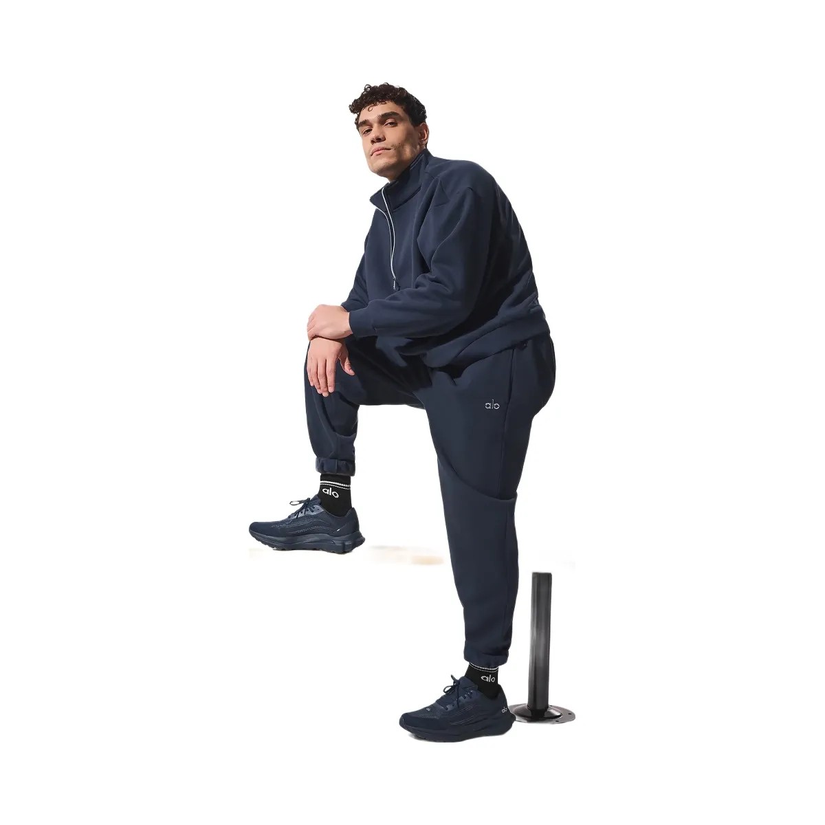Alo Men's Accolade Sweatpant - Navy - HypeFly India View 4