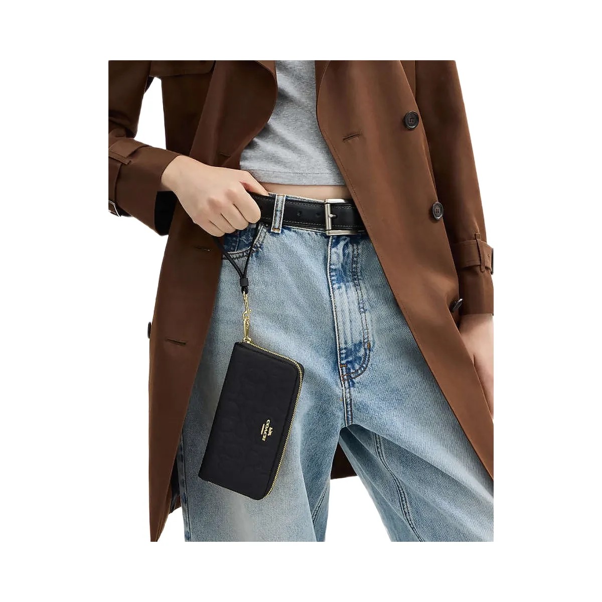 Coach Long Zip Around Wallet In Signature Leather Pebbled Leather-Gold-Black - HypeFly India View 3