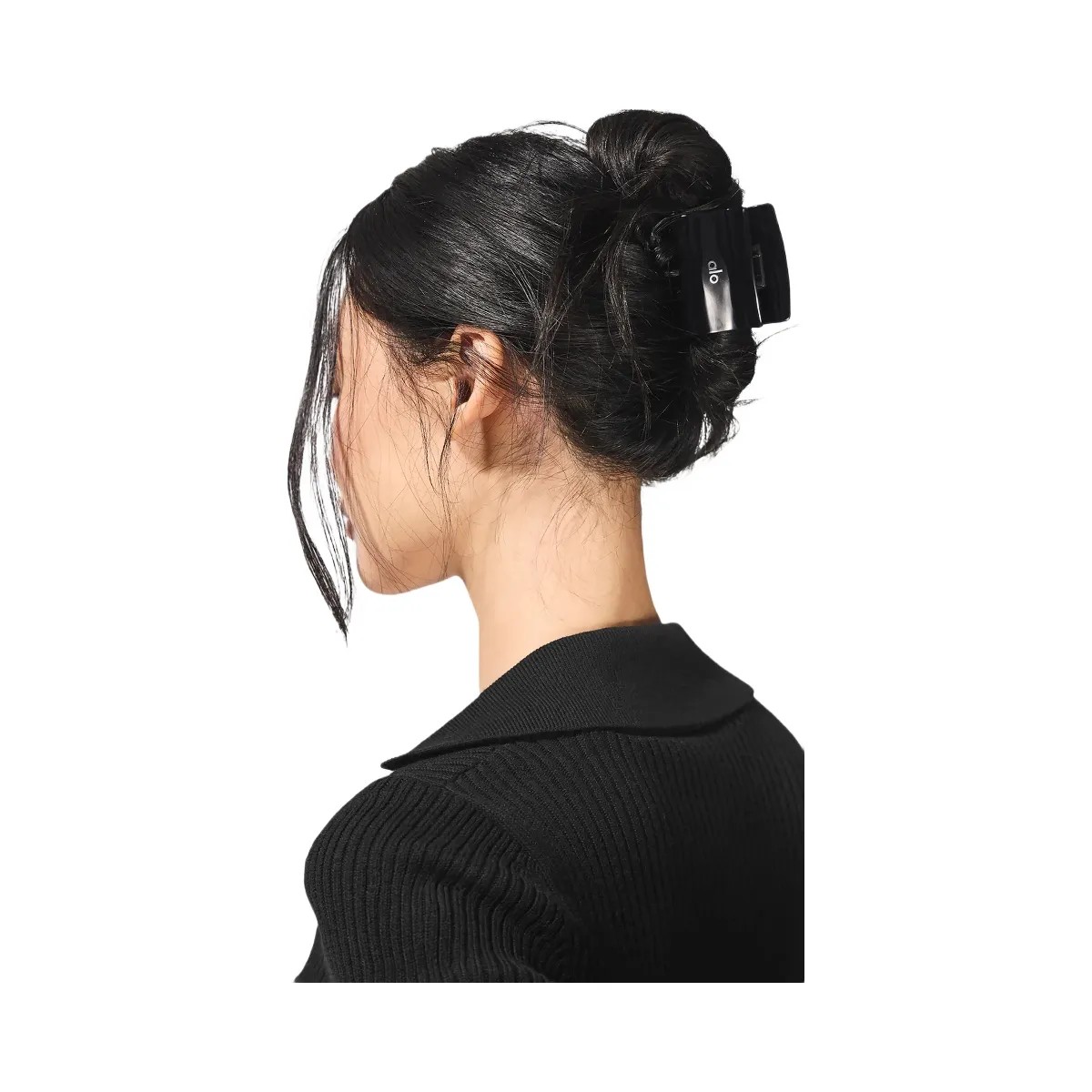 Alo Effortless Claw Clip - Black - HypeFly India View 2