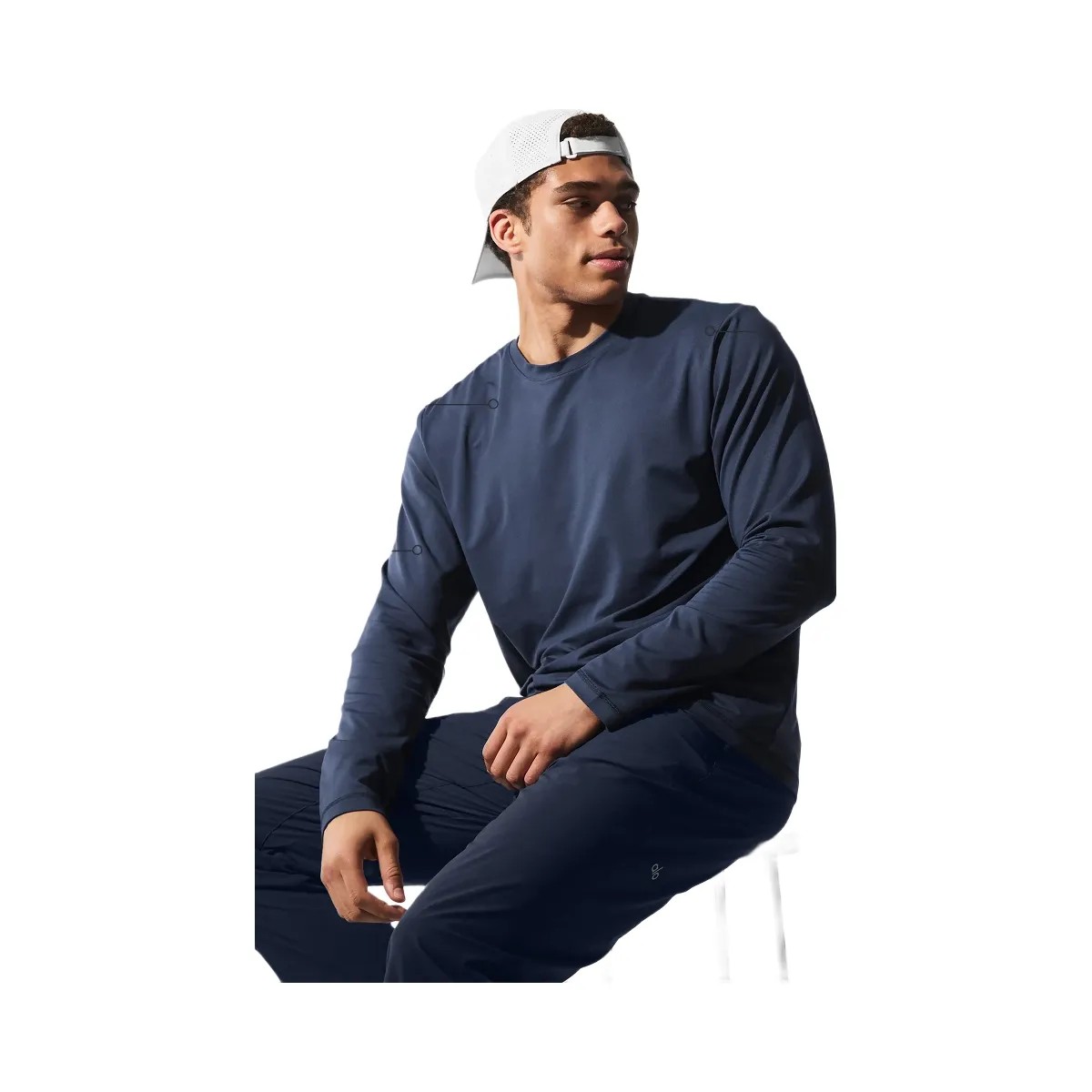 Alo Men's Conquer Reform Crewneck Long Sleeve - Navy - HypeFly India View 2