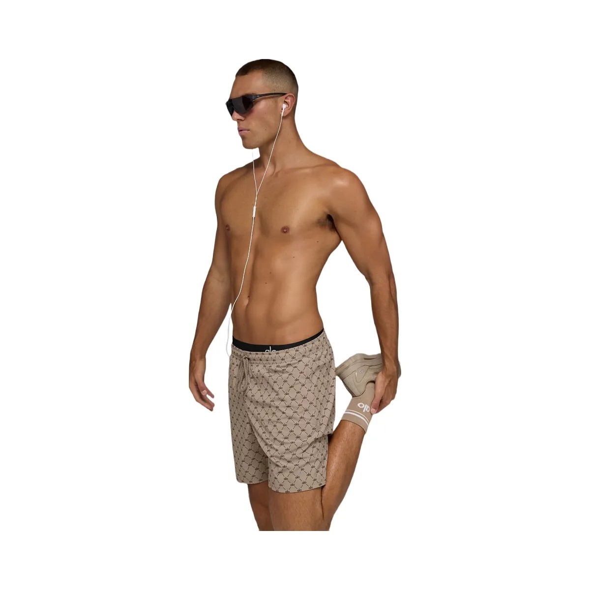 Alo Men's 7" Diamond Circuit Short - Gravel/Espresso - HypeFly India View 3
