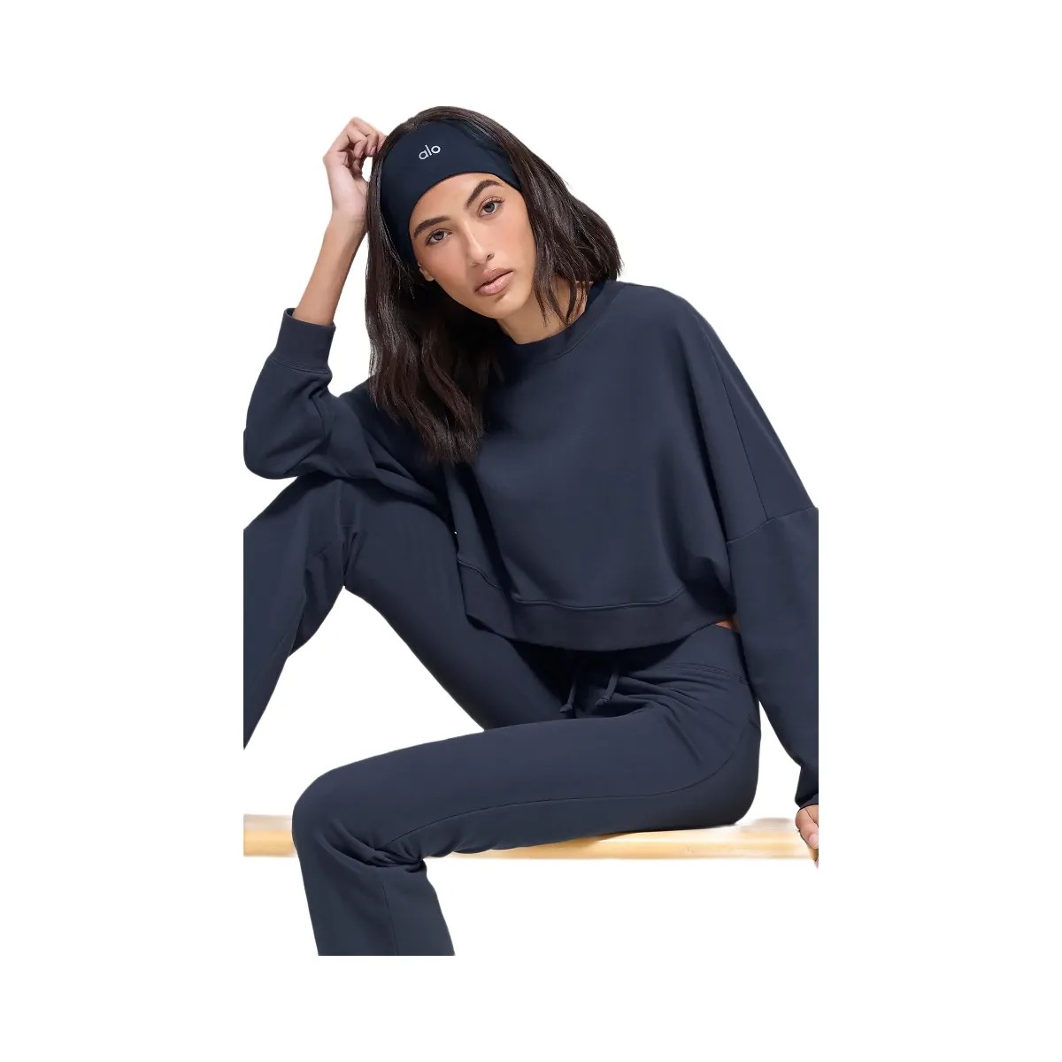 Alo Women's Cropped Sway Crew Neck Pullover - Navy - HypeFly India View 4