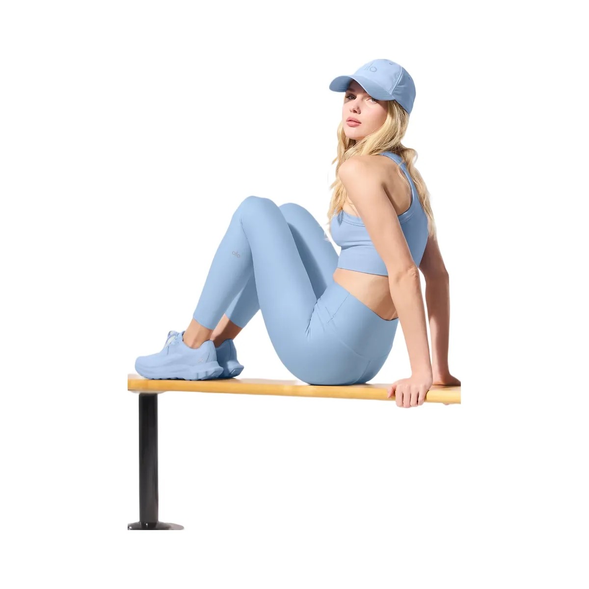 Alo Women's 7/8 High-Waist Airlift Legging - Seashell Blue - HypeFly India View 4