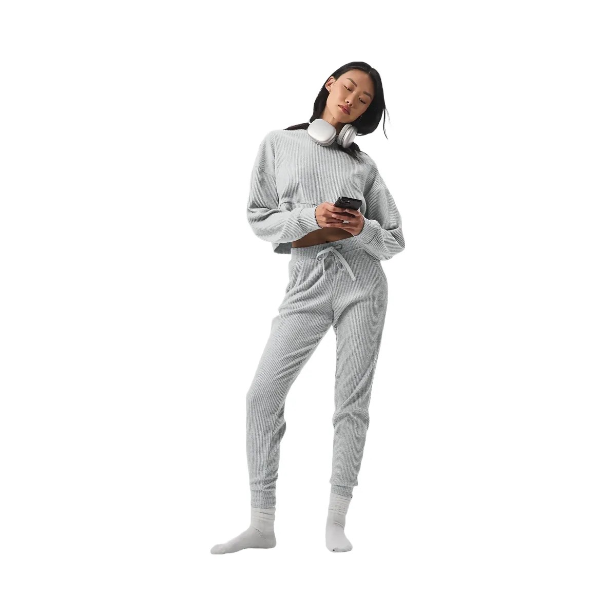 Alo Women's Muse Sweatpant - Athletic Heather Grey - HypeFly India View 5