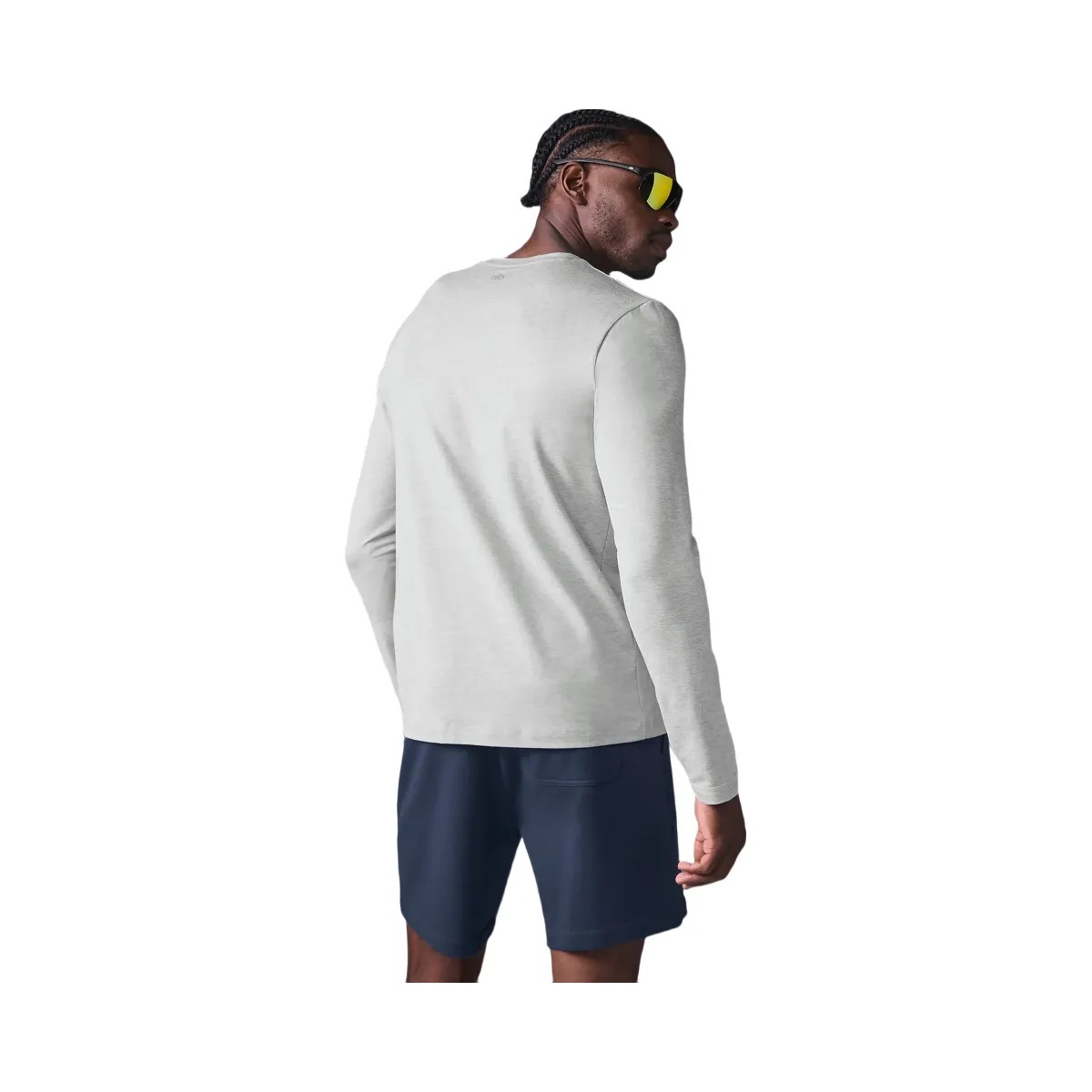 Alo Men's Conquer Reform Crewneck Long Sleeve - Athletic Heather Grey - HypeFly India View 2