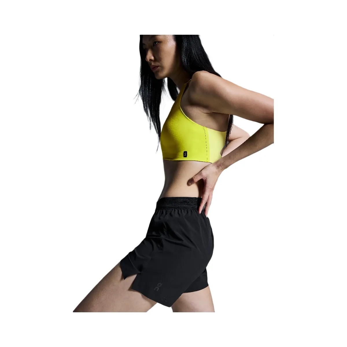 On 5" Performance Shorts Black  - HypeFly India View 4