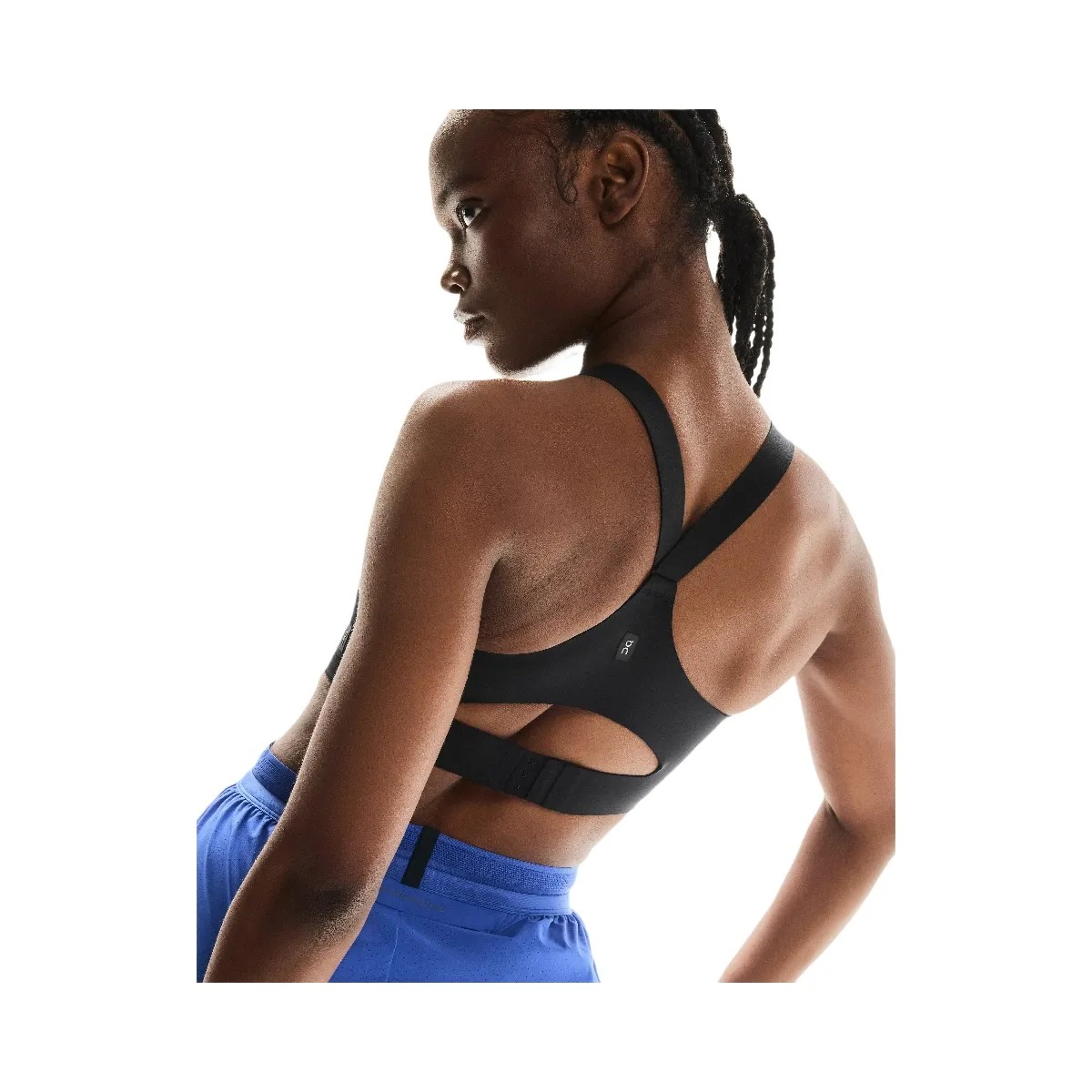 On Endurance Bra Zip Black - HypeFly India View 5