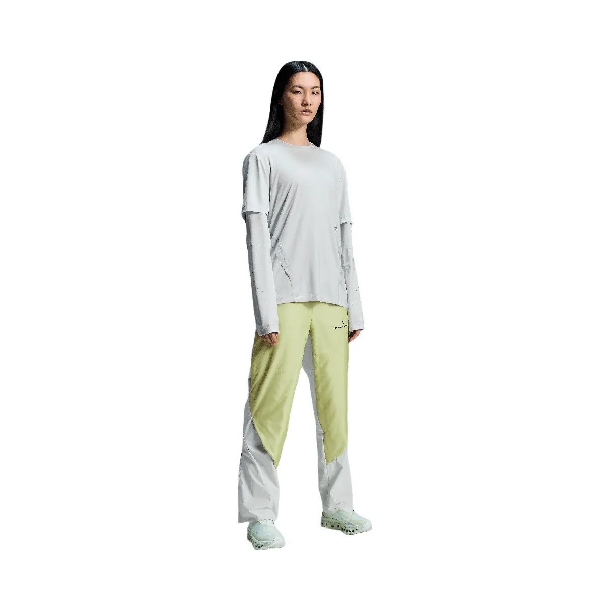 On Zero Pants Paf Hay - HypeFly India View 2
