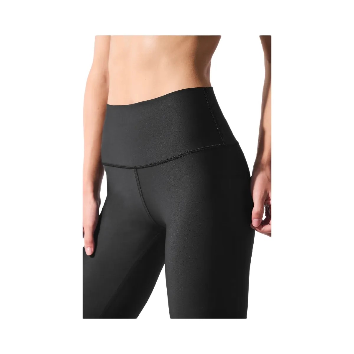 Alo Women's 7/8 High-Waist Airlift Legging - Black - HypeFly India View 4