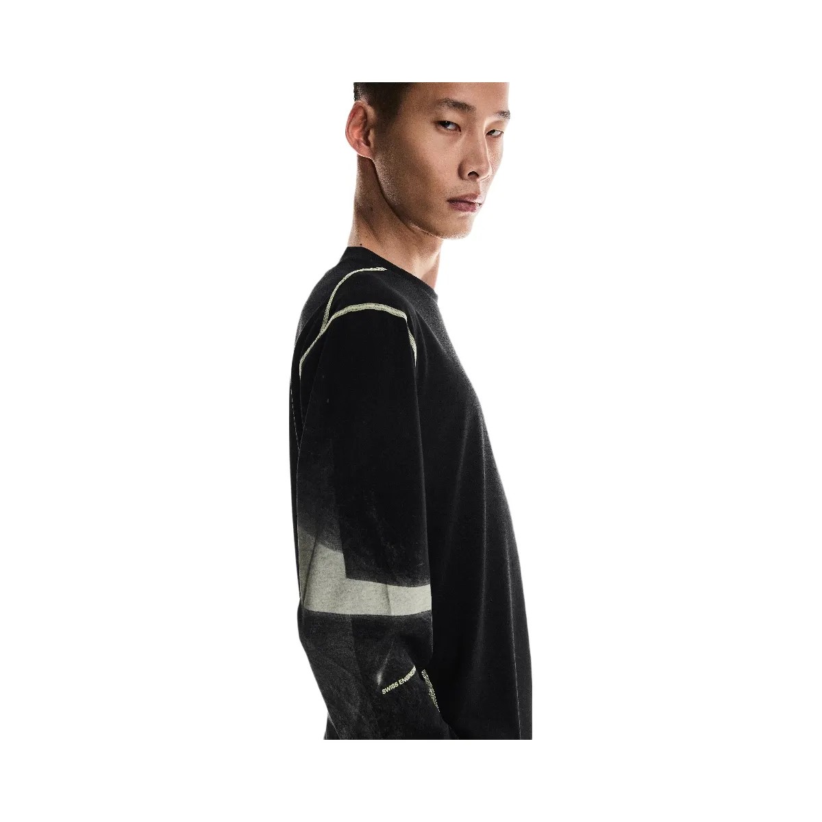 On Active Long-T Graphic Black - HypeFly India View 3