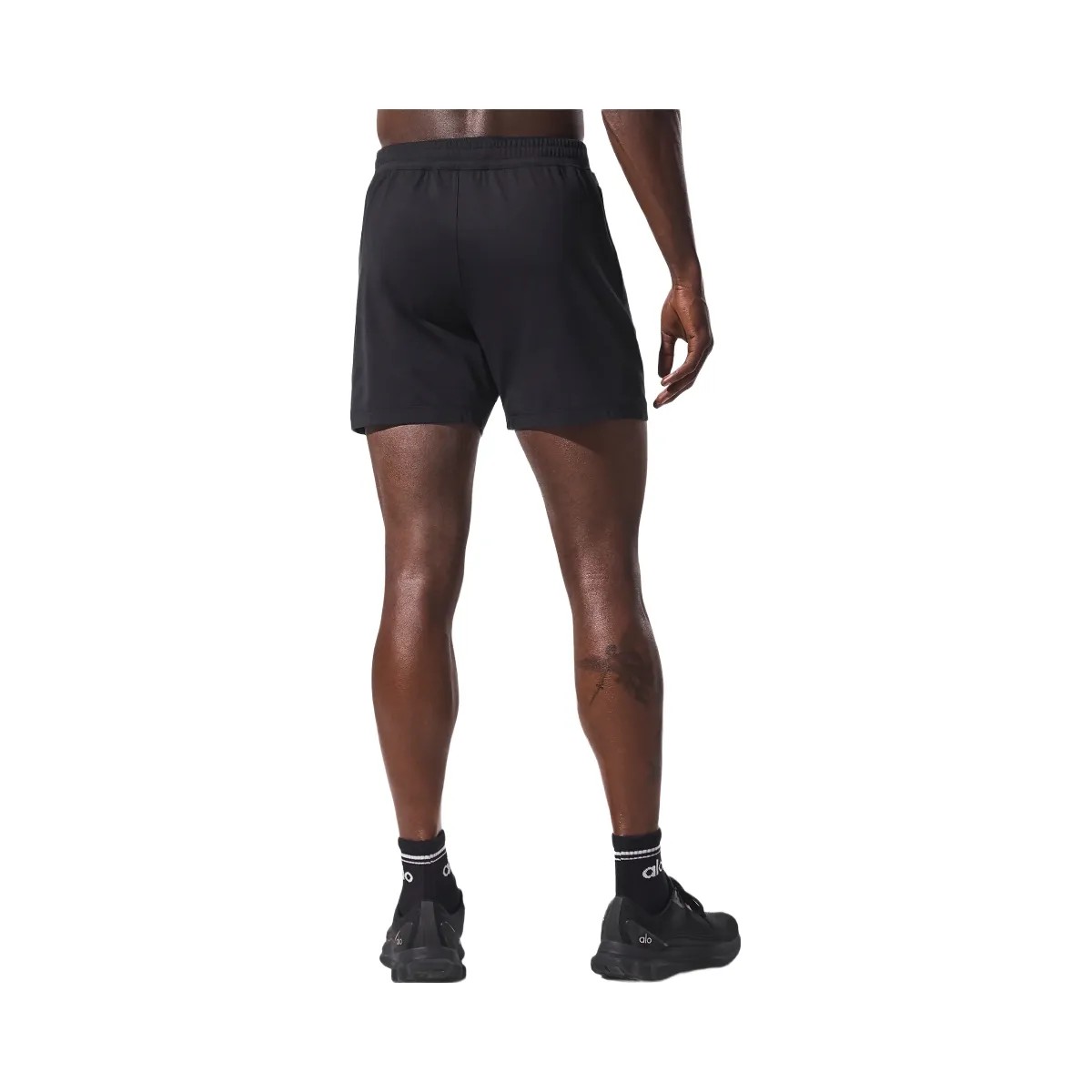 Alo Men's 7" Conquer React Performance Short - Black - HypeFly India View 4