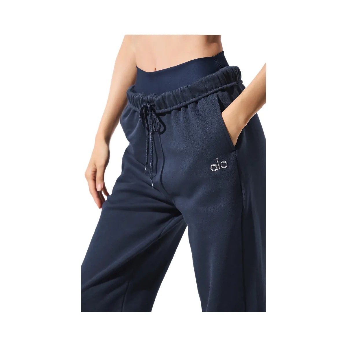 Alo Accolade Sweatpant - Navy - HypeFly India View 2