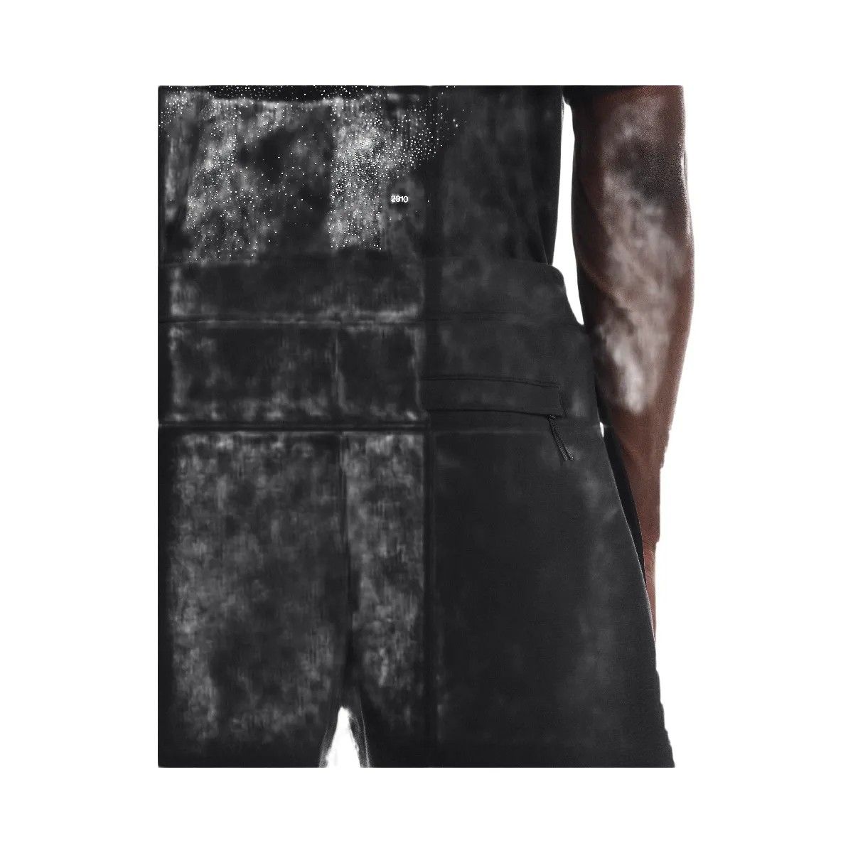 On Focus Tech Shorts Black - HypeFly India View 2