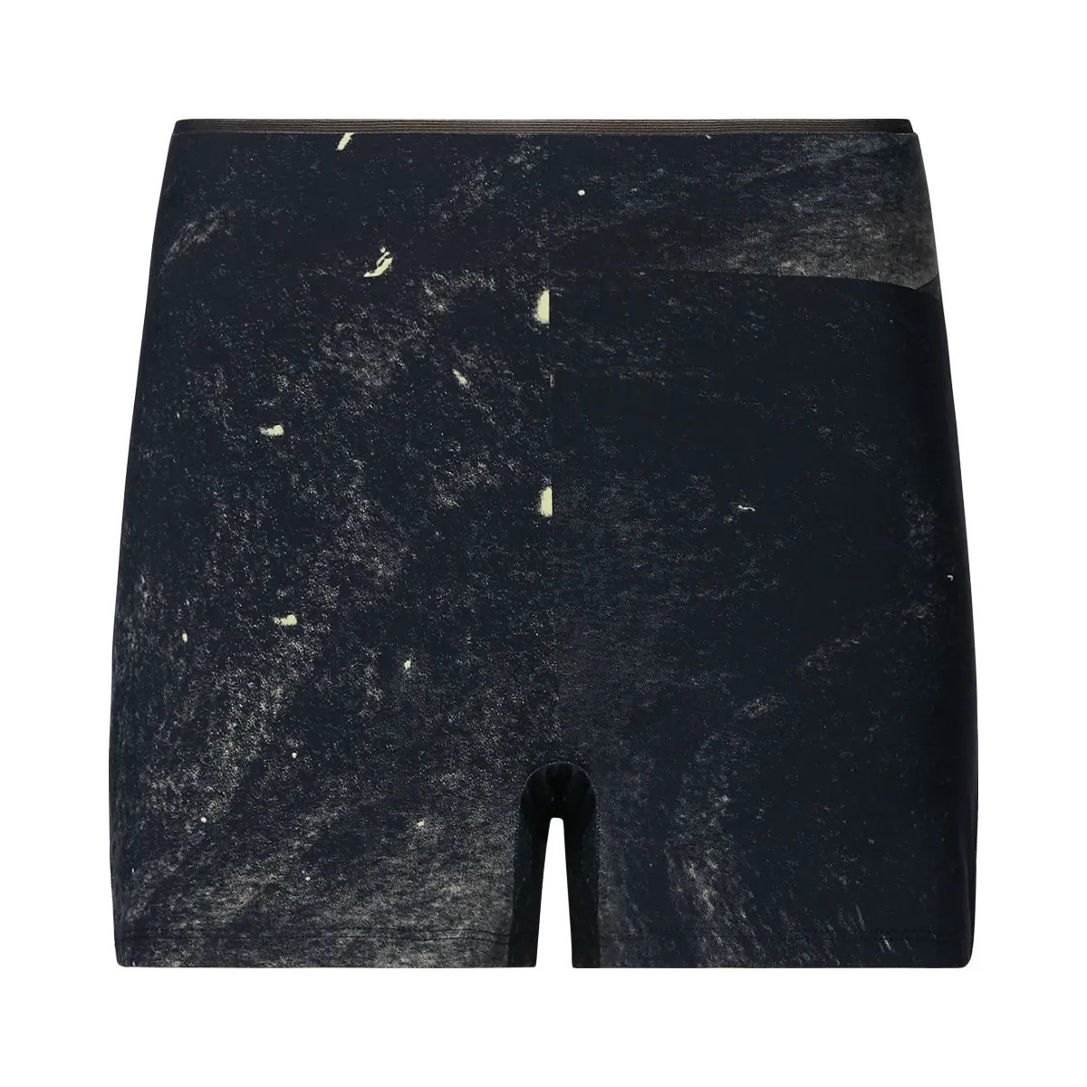 On Race Tights Short Black | Limelight  - HypeFly India View 1