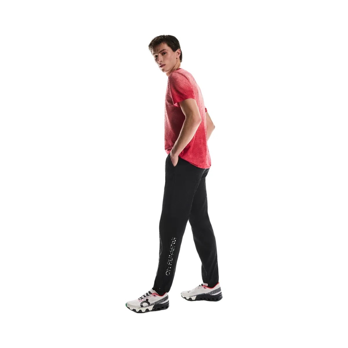 On Pace Pants Black - HypeFly India View 2