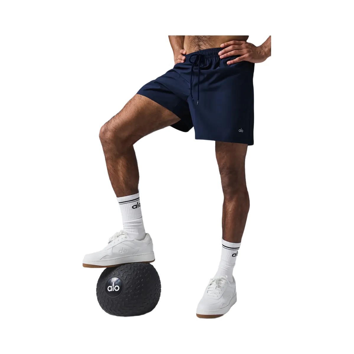 Alo Men's 7" Circuit Short - Navy - HypeFly India View 3