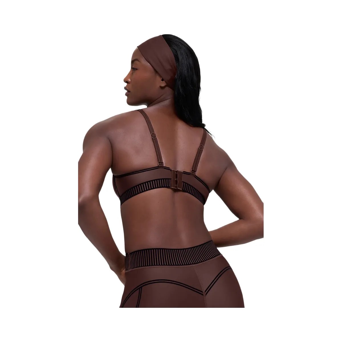 Alo Women's Airlift Line Up Bra - Brownstone - HypeFly India View 2