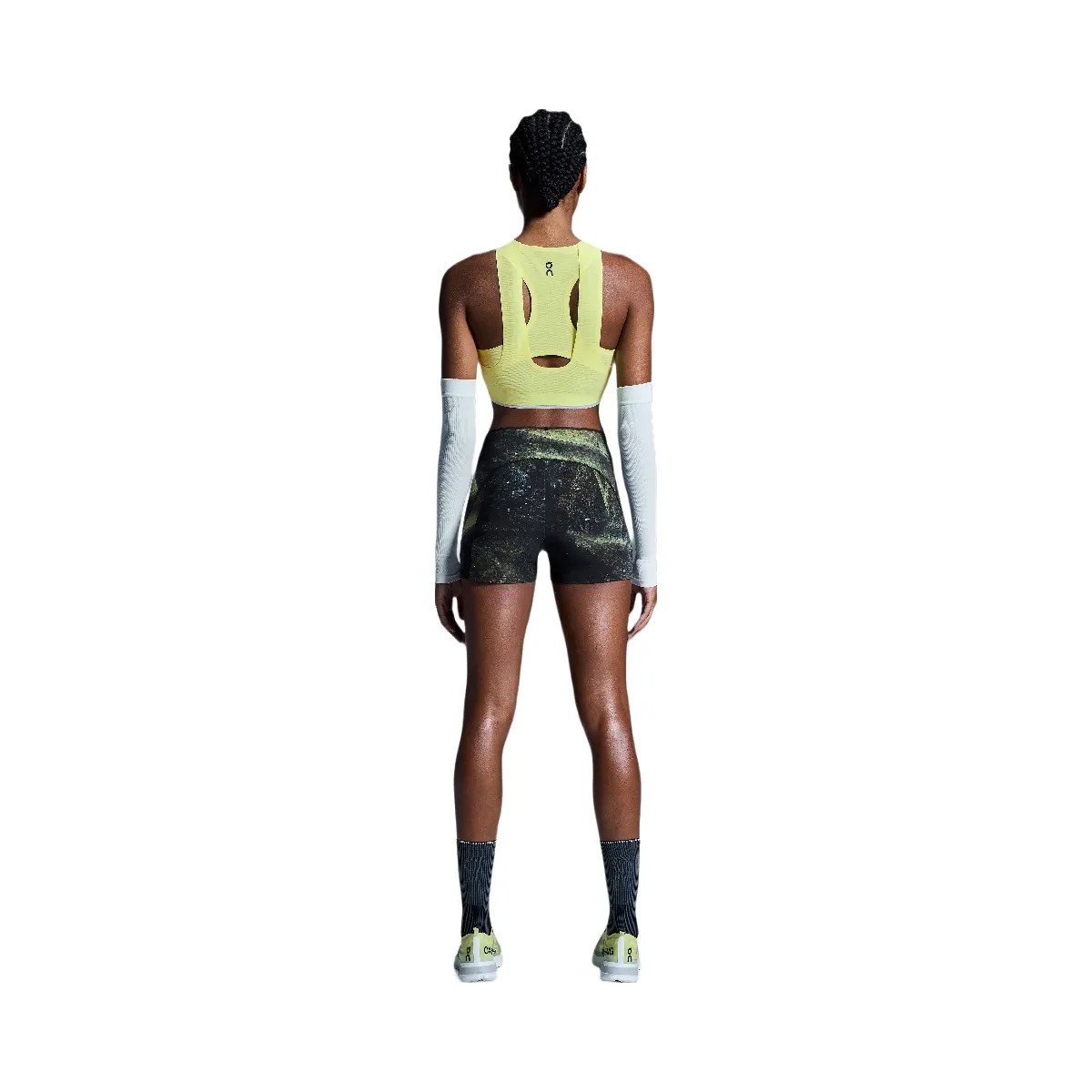 On Race Tights Short Black | Limelight  - HypeFly India View 2