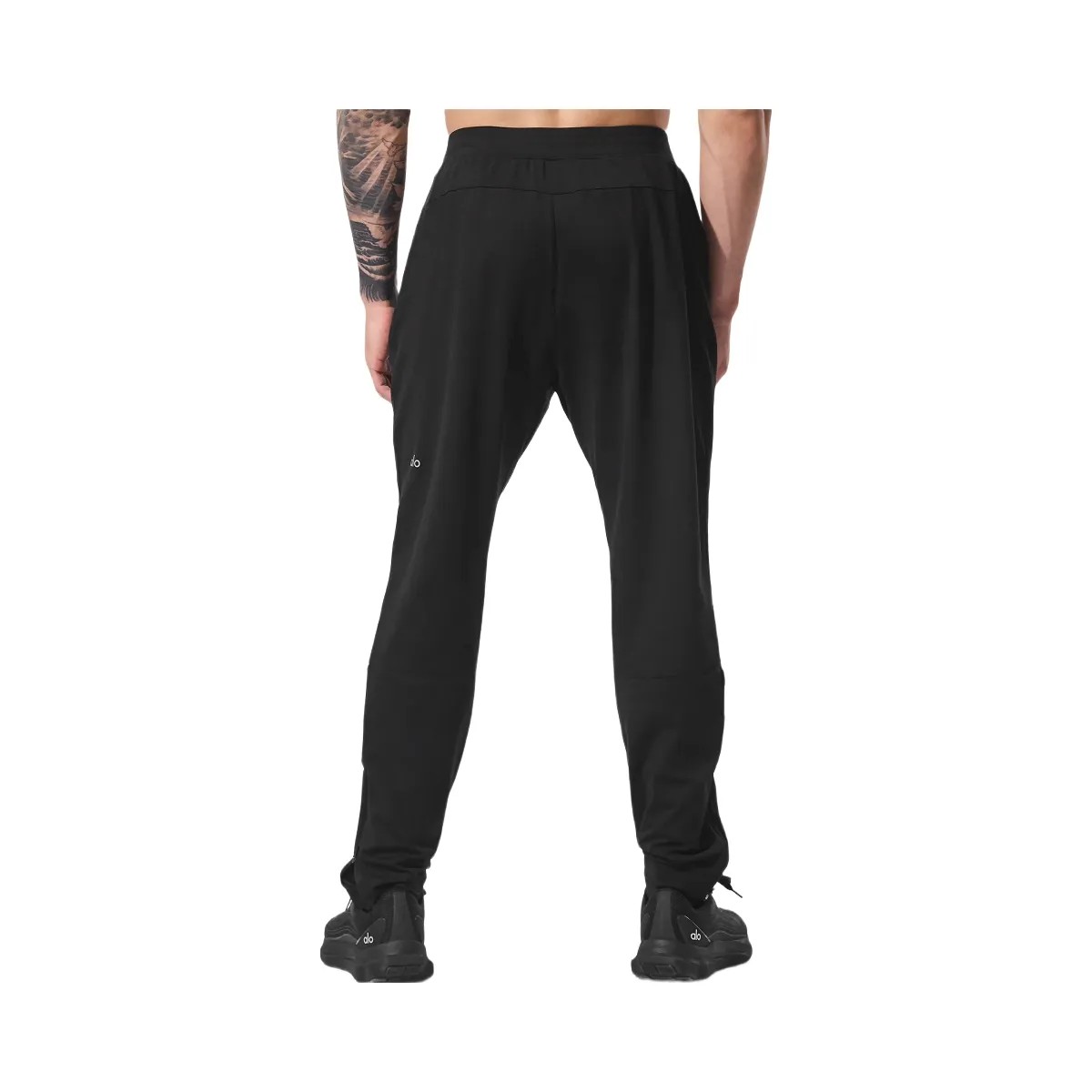 Alo Men's Conquer React Performance Pant - Black - HypeFly India View 4