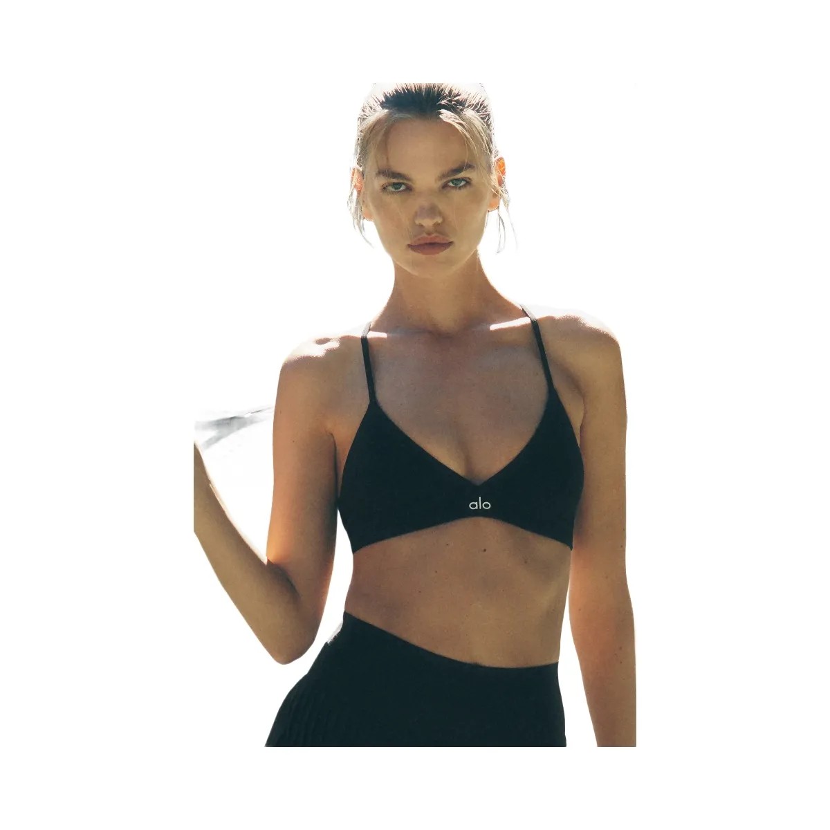 Alo Women's Splendor Bra - Black - HypeFly India View 5