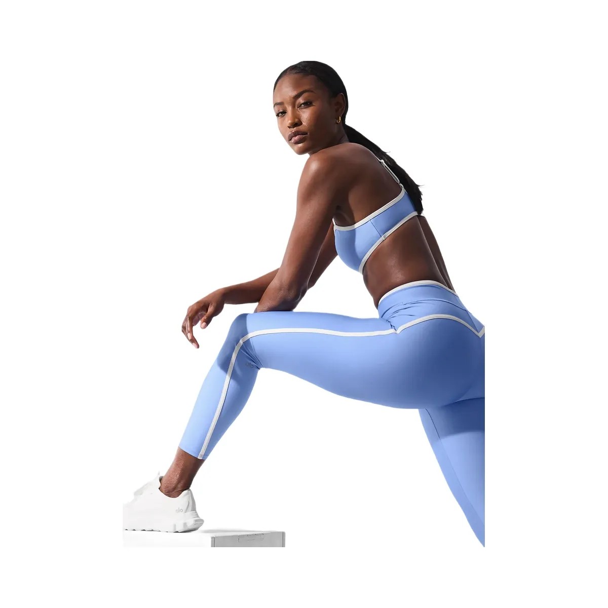 Alo Women's Airlift Charger Bra - Crystal Clear Blue/White - HypeFly India View 4