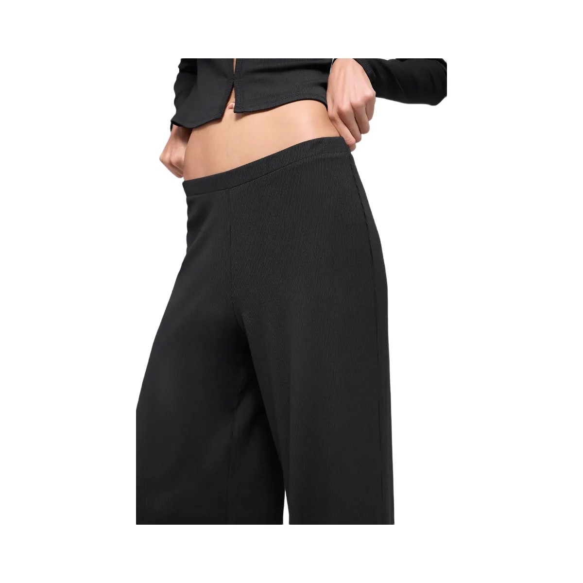 Alo Women's Mid-Rise Dreamlight Straight Pant - Black - HypeFly India View 4
