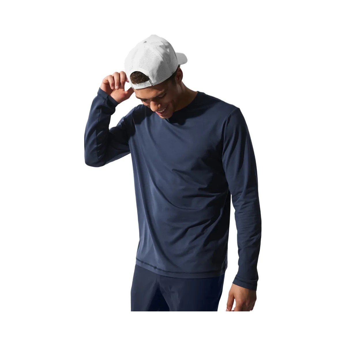 Alo Men's Conquer Reform Crewneck Long Sleeve - Navy - HypeFly India View 4