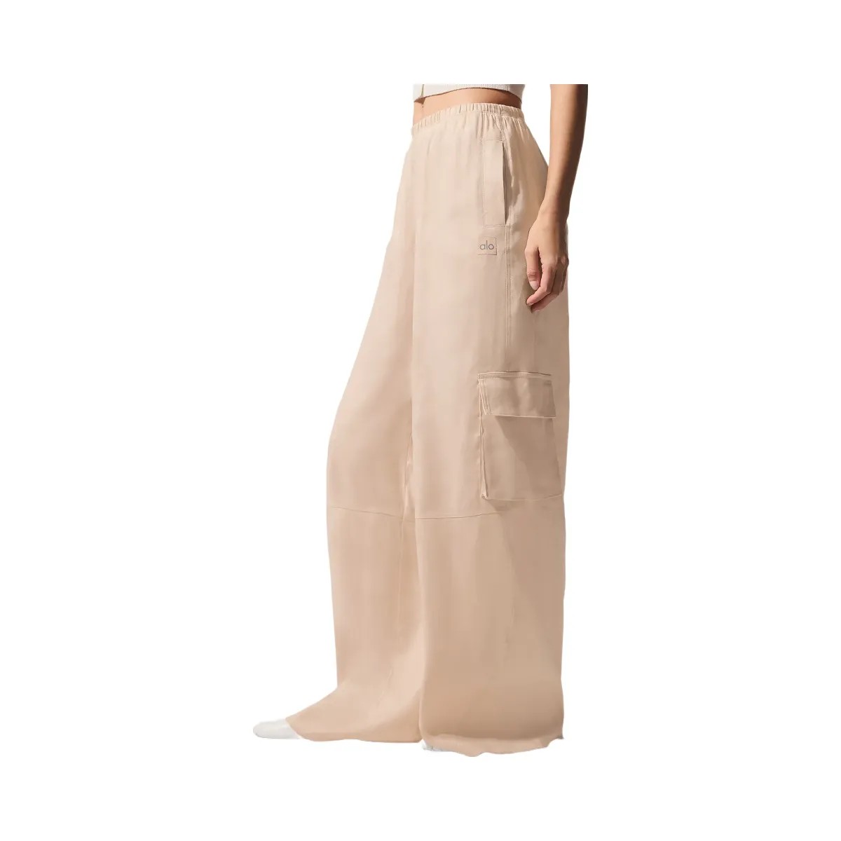 Alo Women's Linen Getaway Cargo Wide Leg Pant - Macadamia - HypeFly India View 4