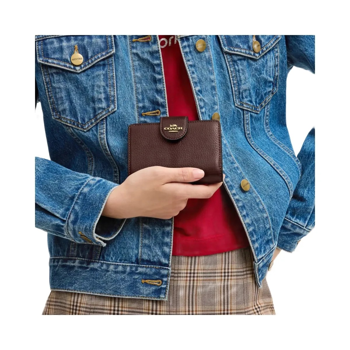 Coach Medium Corner Zip Wallet in Gold Maple - HypeFly India View 4