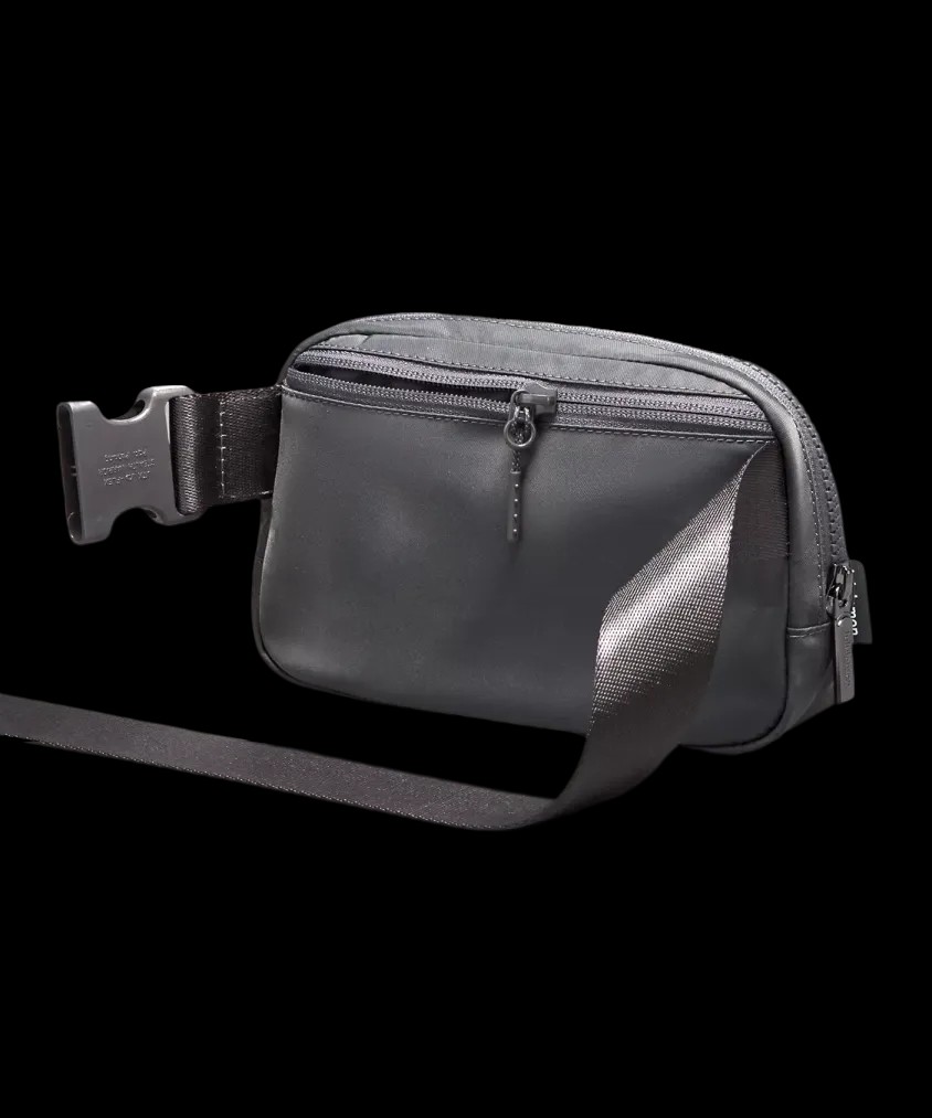 Lululemon Everywhere Belt Bag 1L Traverse Grey - HypeFly India View 2