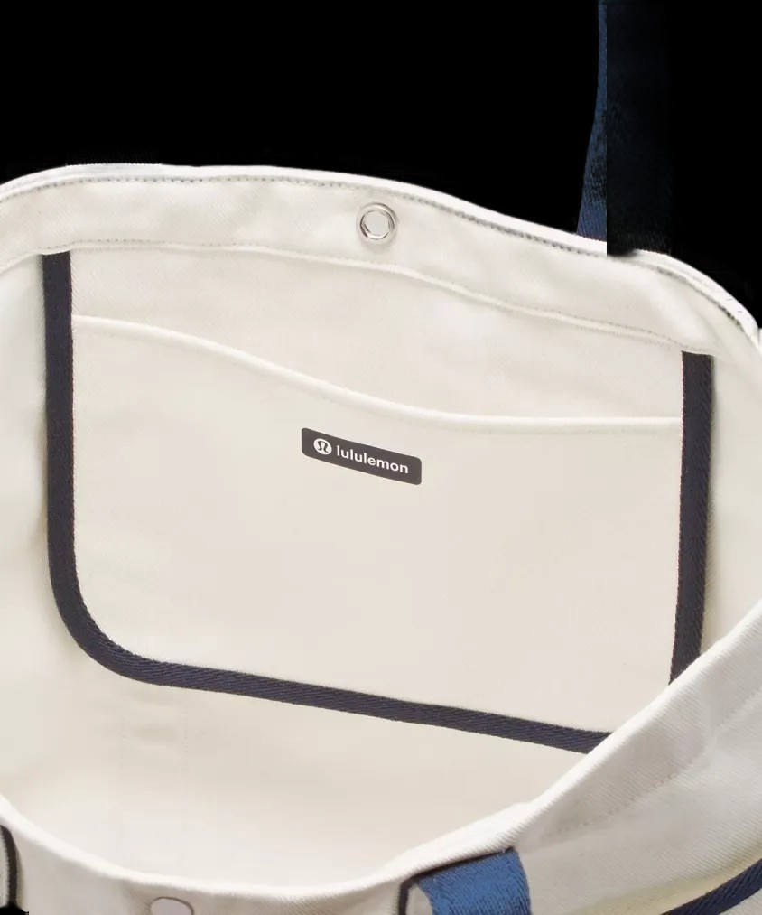 Lululemon Daily Multi-Pocket Canvas Tote Bag 20L Logo Natural/True Navy - HypeFly India View 2