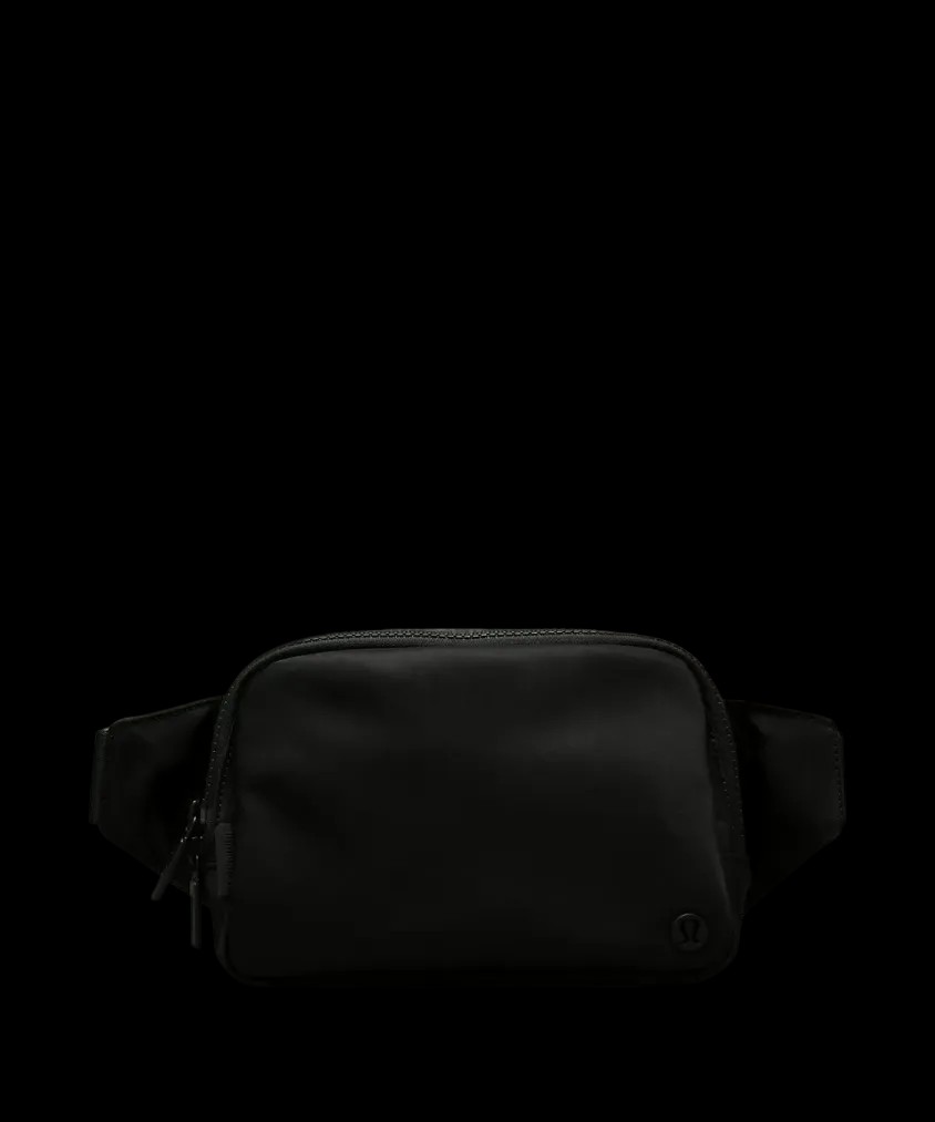 Lululemon Everywhere Belt Bag Large 2L Black - HypeFly India View 1