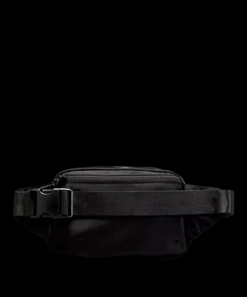 Lululemon Everywhere Belt Bag Large 2L Black - HypeFly India View 2