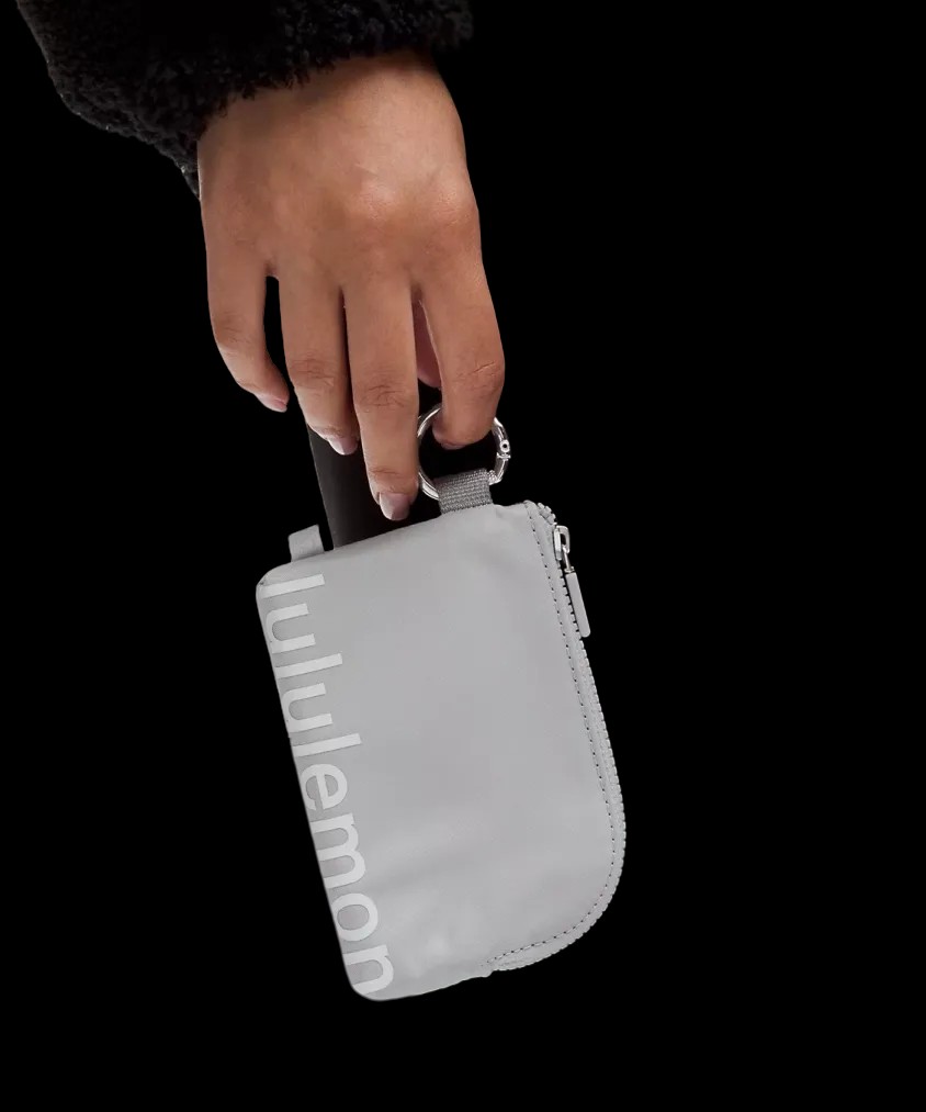 Lululemon Clippable Card Pouch Silver Drop/Vapor - HypeFly India View 2
