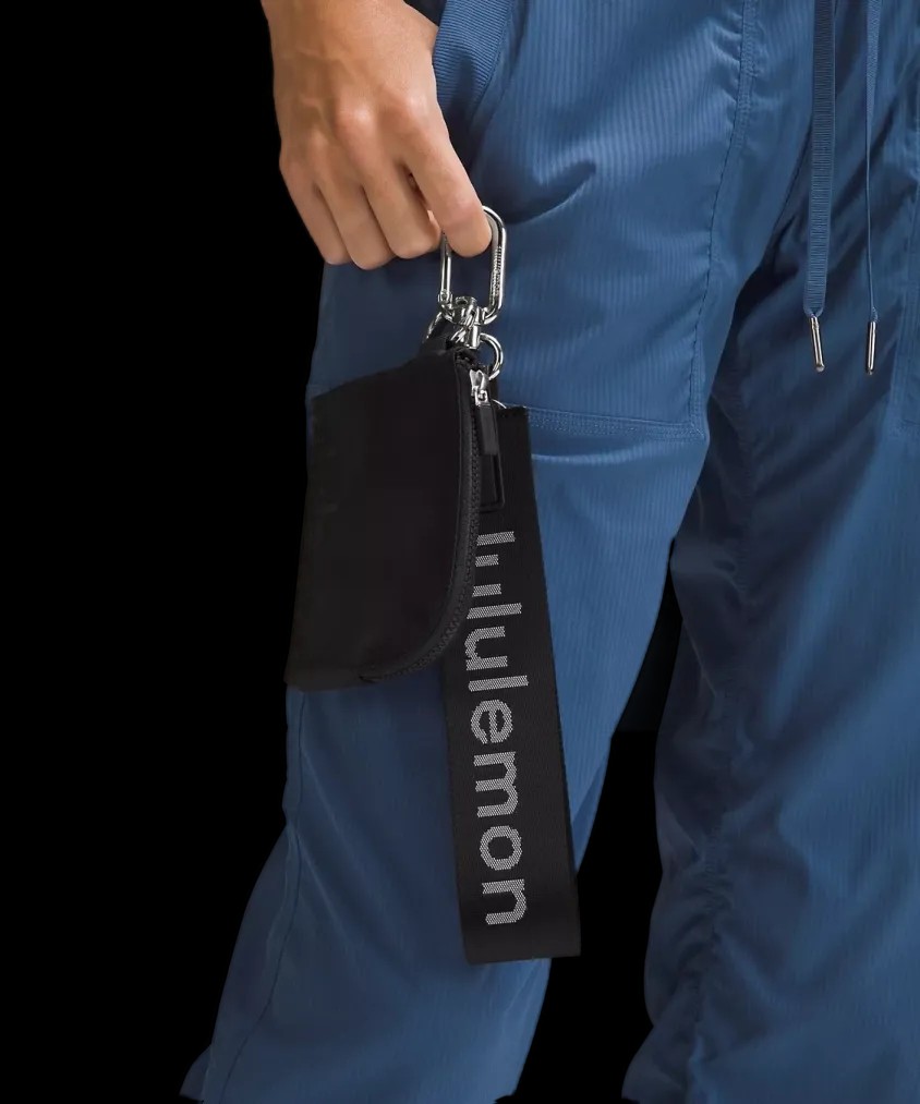 Lululemon Clippable Card Pouch Black - HypeFly India View 2