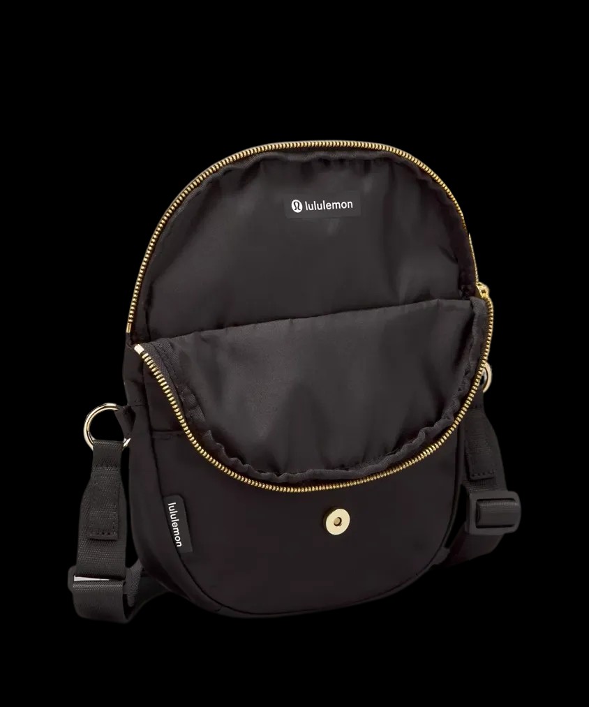 Lululemon All Night Festival Bag Micro 2L Black/Gold - HypeFly India View 2