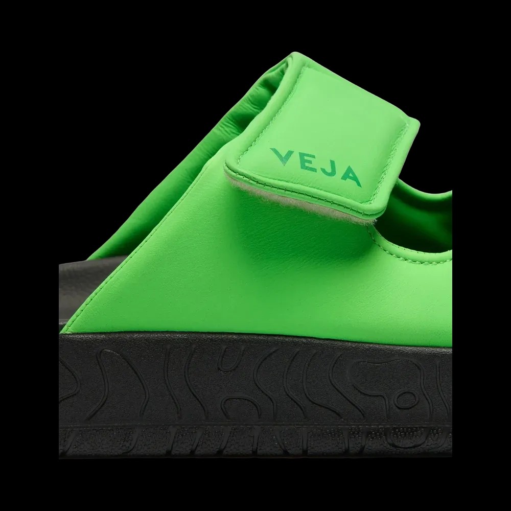 Veja Etna Bold Leather Absinthe - HypeFly India View 3