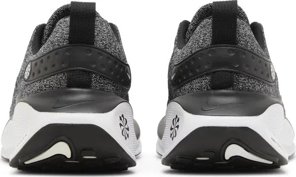 ReactX Infinity Run 4 'Oreo' - HypeFly India View 3