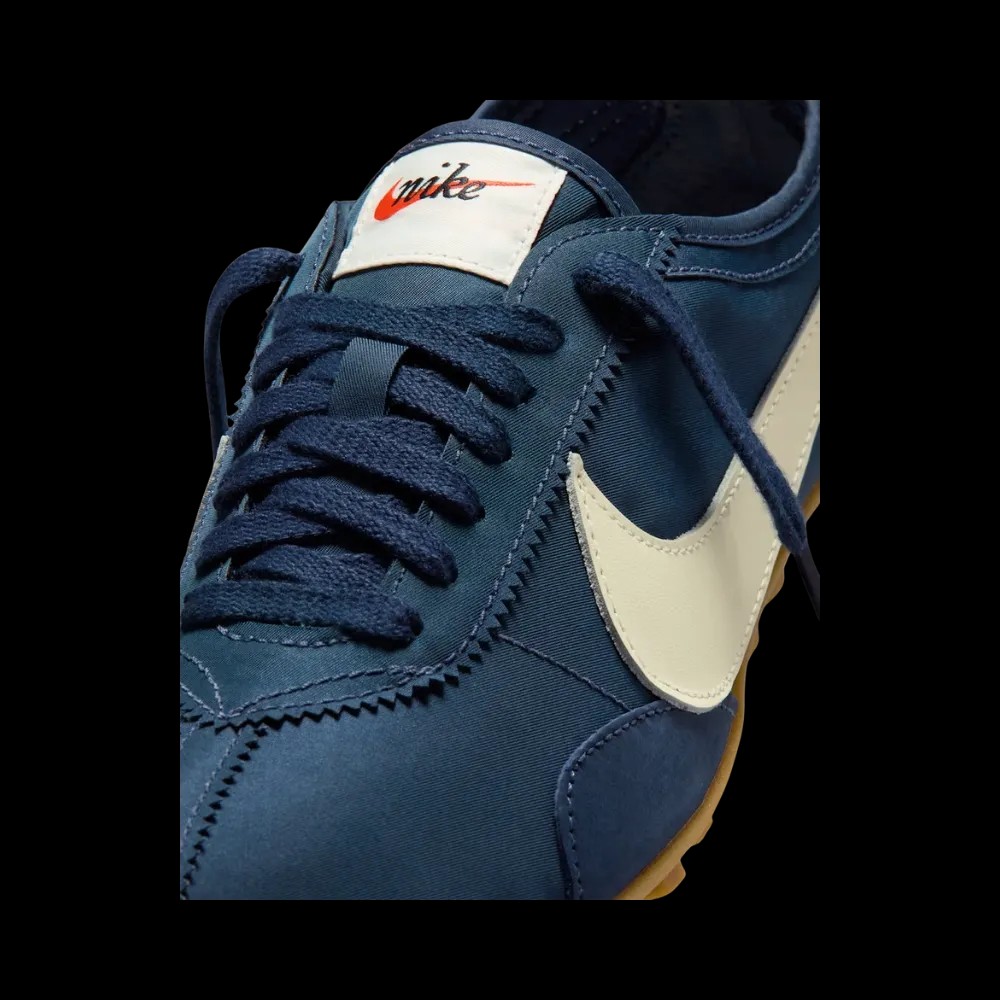 Nike Moon Shoe 'Midnight Navy Gum' - HypeFly India View 4