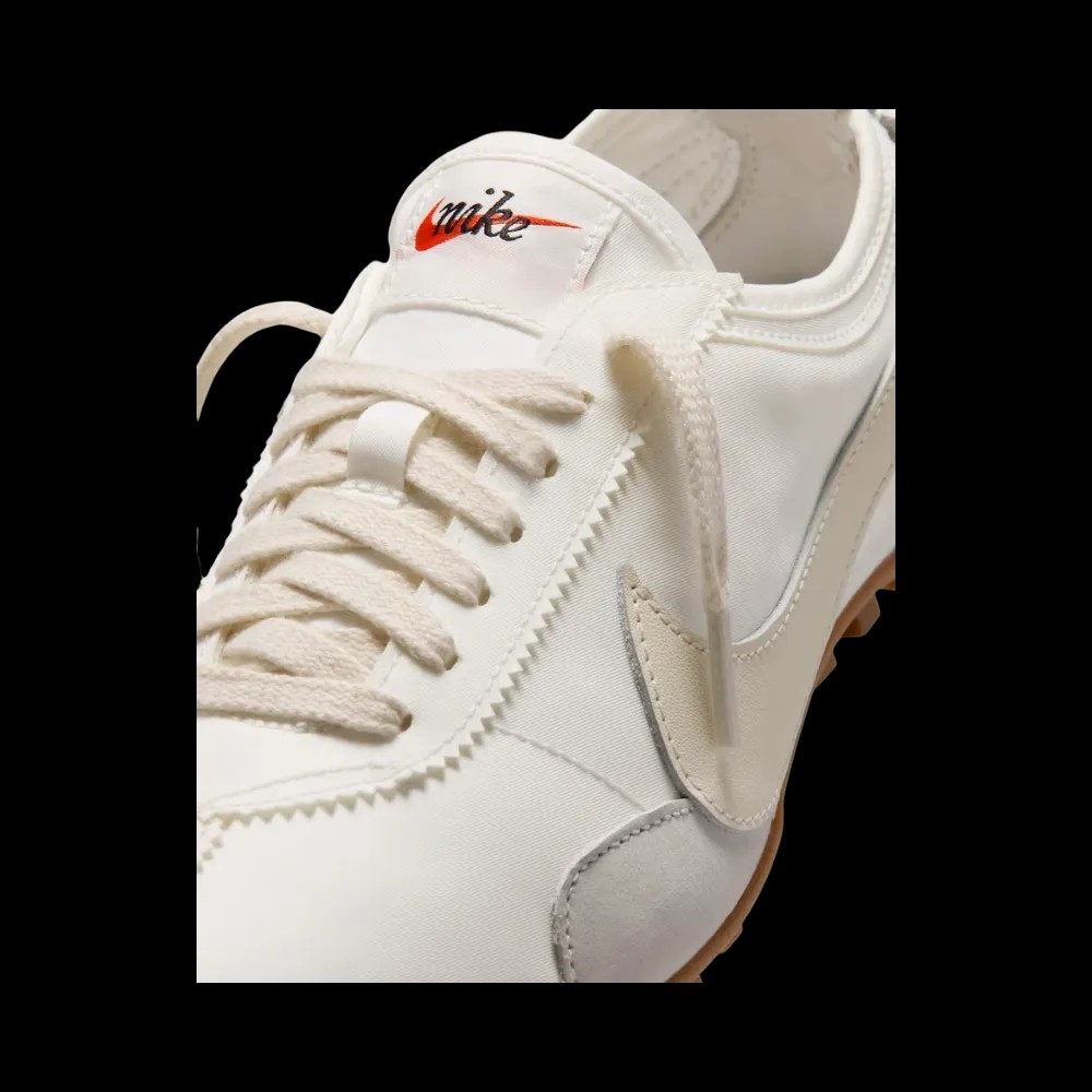 Nike Moon Shoe OG 'Summit White Soft Pearl Gum' - HypeFly India View 4