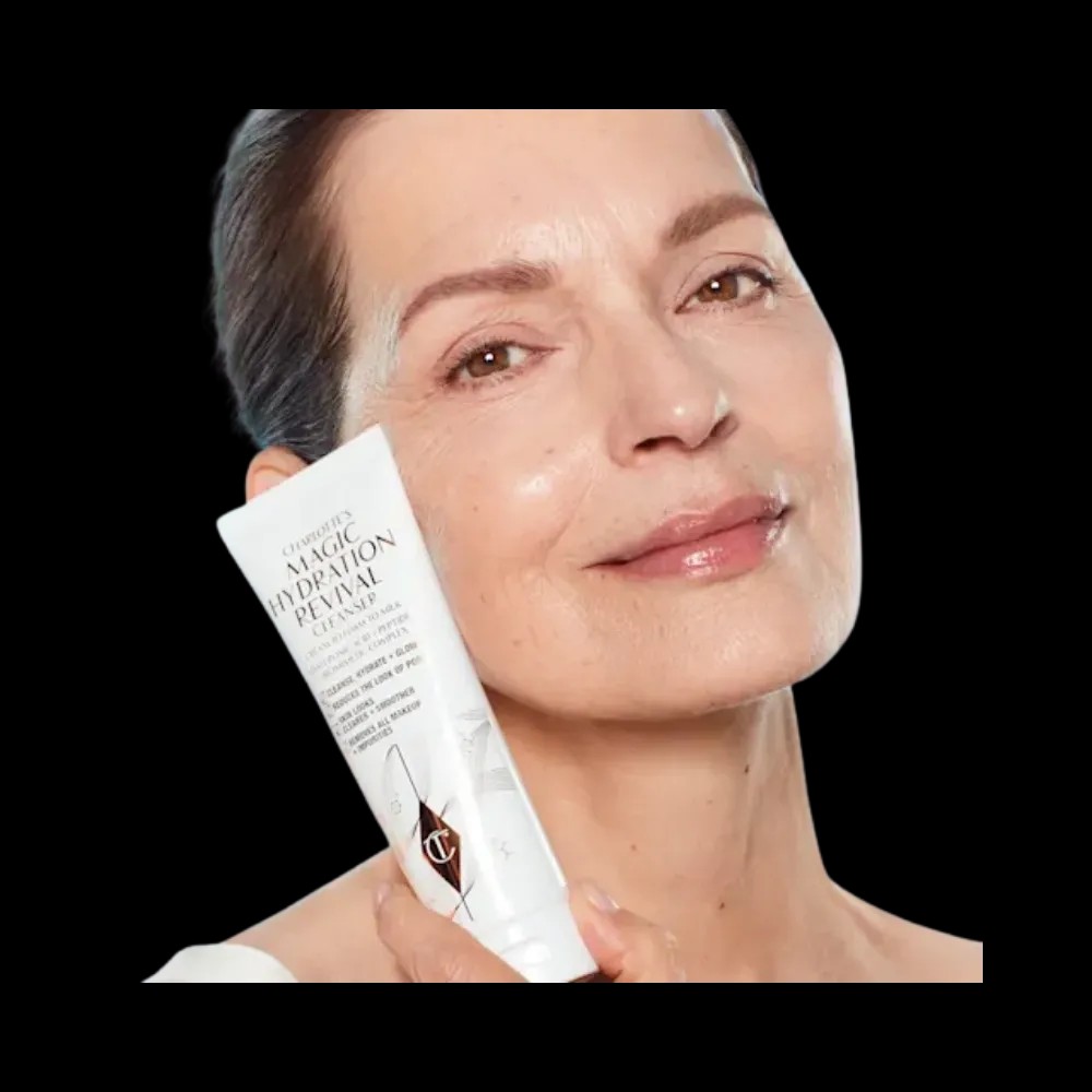 Charlotte Tilbury Magic Hydration Revival Cleanser - HypeFly India View 2