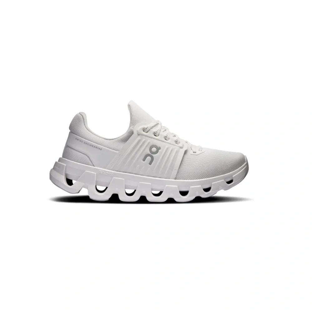 On running Cloudswift 4 AD White | White - HypeFly India View 1
