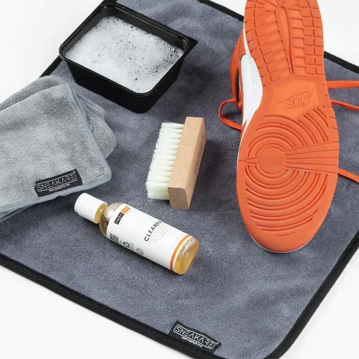 Microfiber Surface Mat | Shoe Cleaning Surface Mat - HypeFly India View 3
