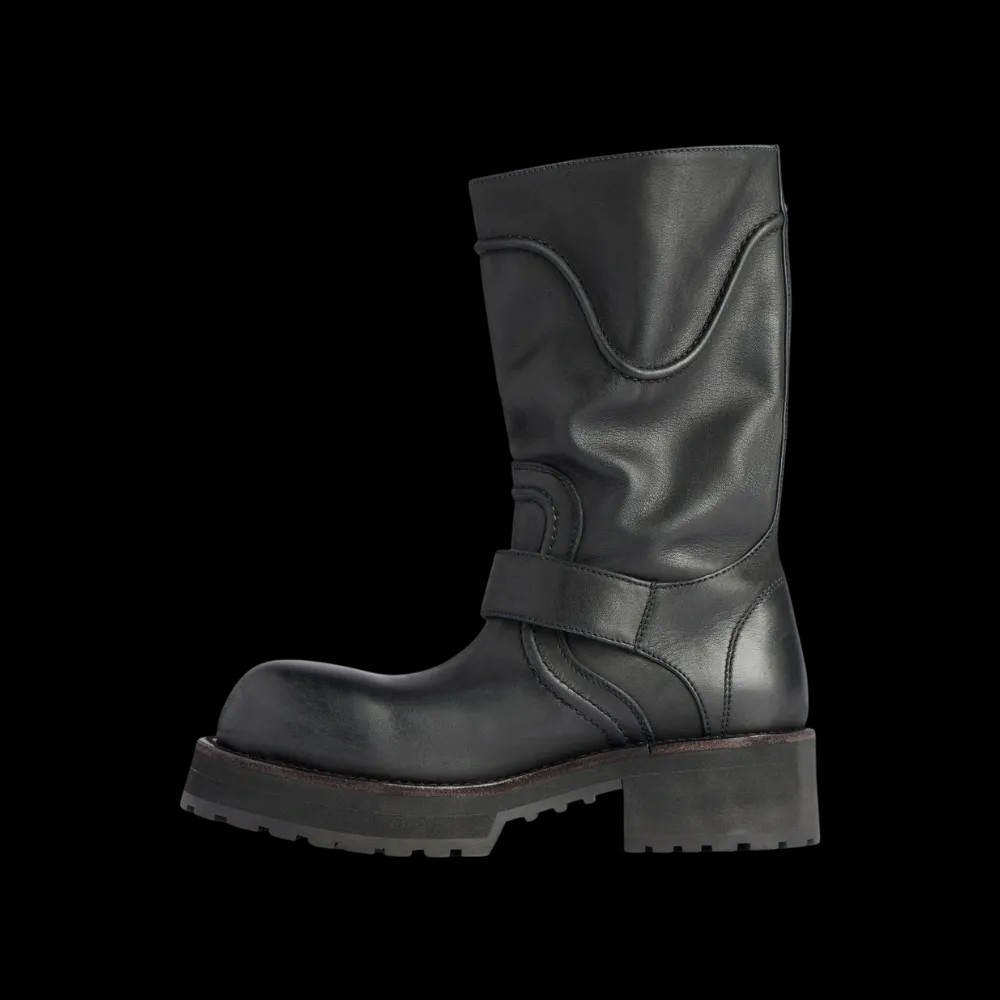 Balenciaga Venom Boot In Black - HypeFly India View 3