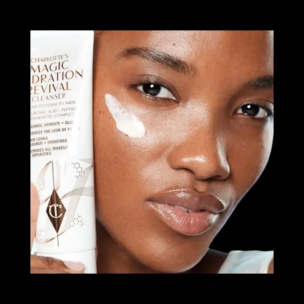 Charlotte Tilbury Magic Hydration Revival Cleanser - HypeFly India View 3
