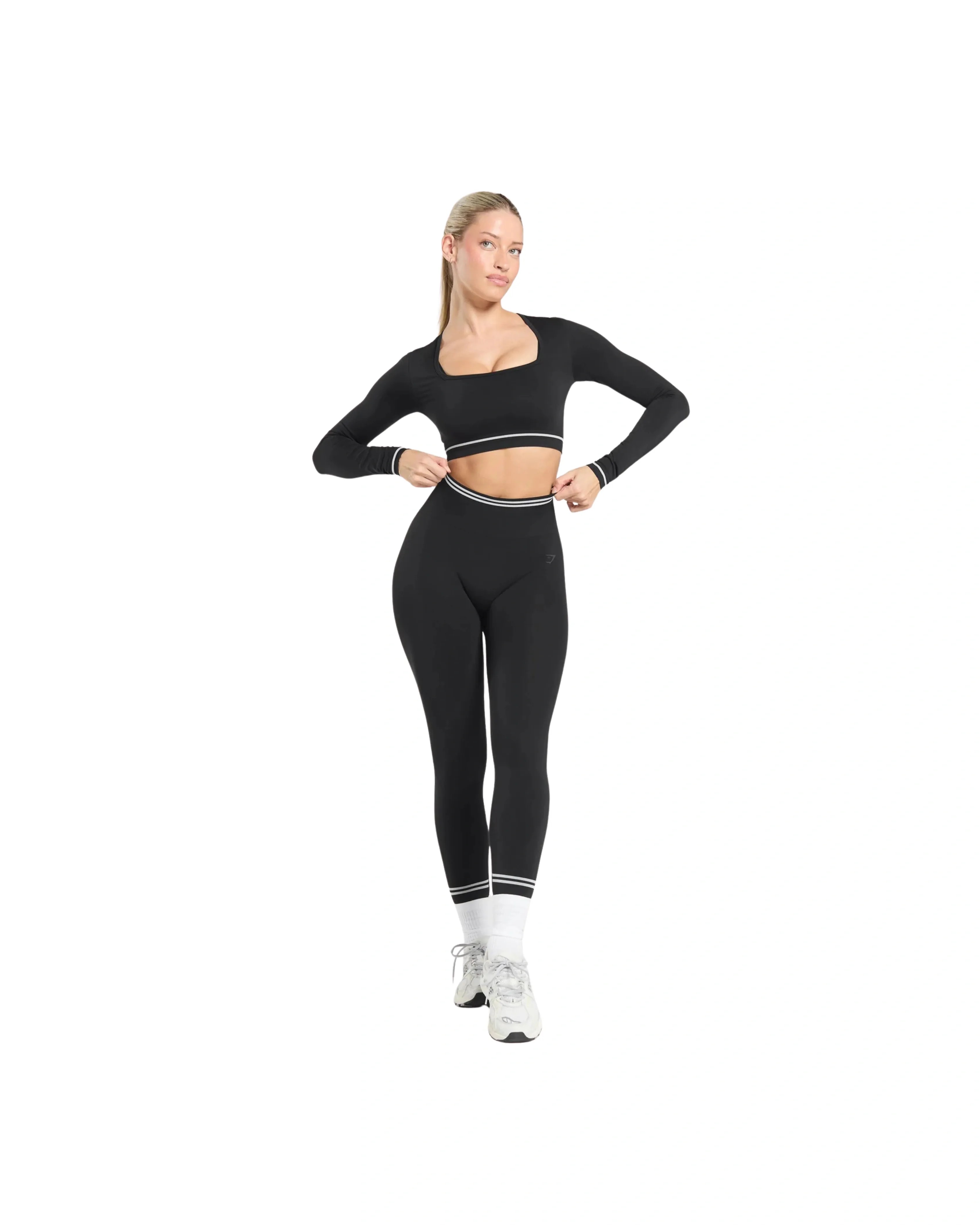 Gymshark Contrast Seamless Crop Top Black - HypeFly India View 4